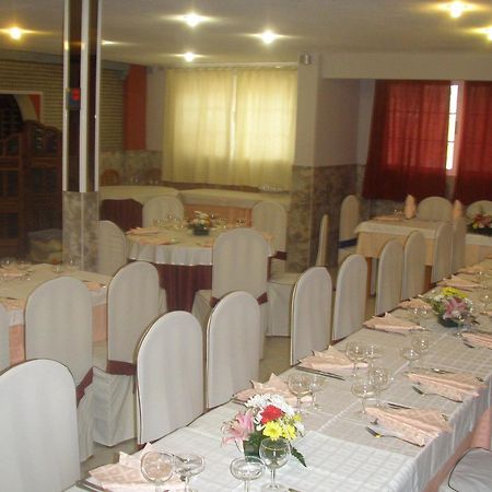 Hostal Mays Numancia de la Sagra Eksteriør billede